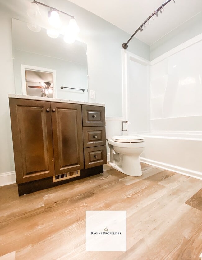 Building Photo - Come See This Updated Home in Clinton!