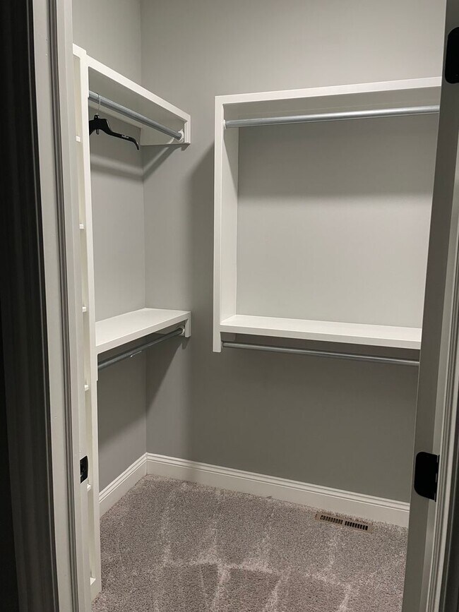 Building Photo - 3419 Laughlin St