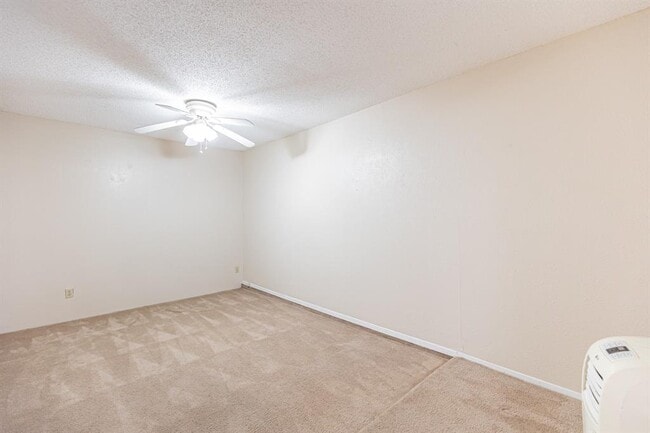 Building Photo - 9524 Quail Village Ln