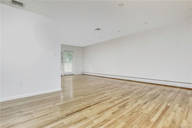 Building Photo - 4 Hamilton Ln