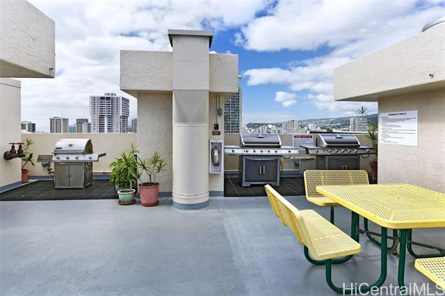 Building Photo - 2345 Ala Wai Blvd