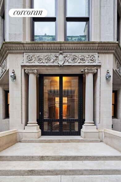 Building Photo - 4 E 64th St