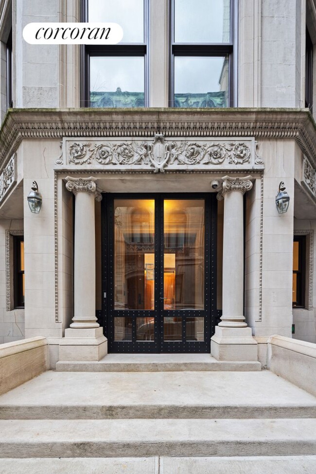 Building Photo - 4 E 64th St