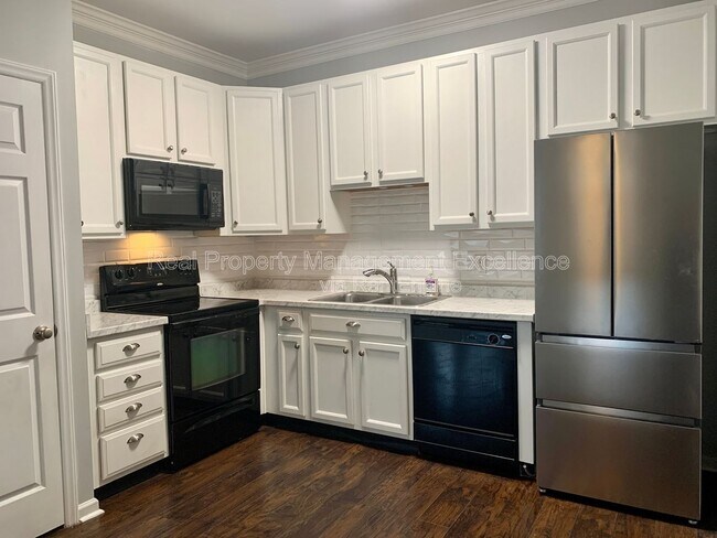 Building Photo - 330 Gilman Ln
