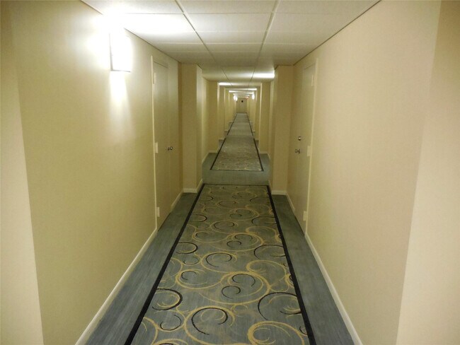 Building Photo - 3500 Galt Ocean Dr