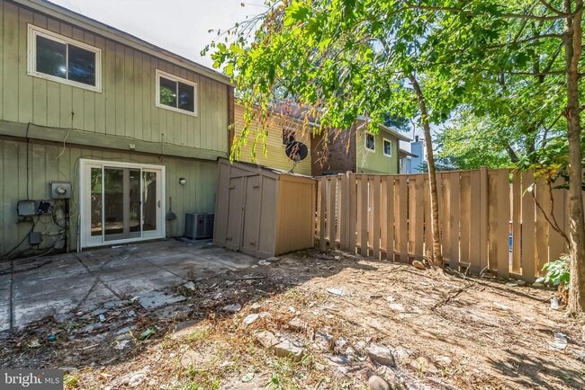 Building Photo - 630 Clearwater Ct