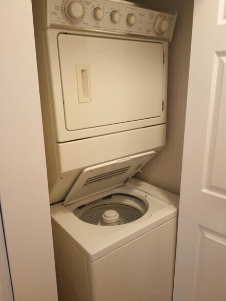 full sized washer-dryer - 818 N Fayette St