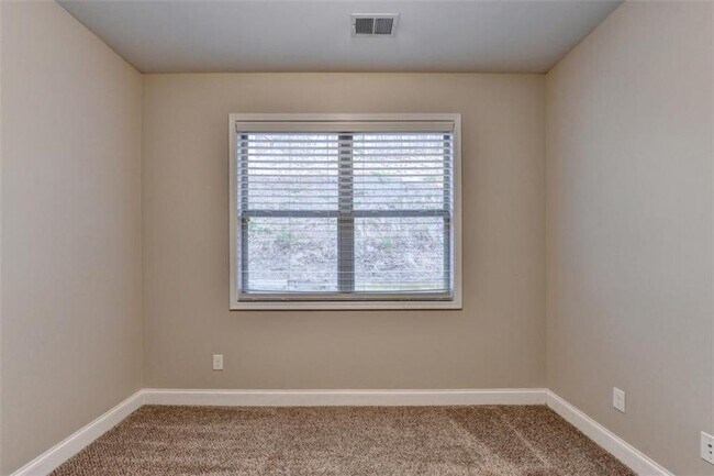 Building Photo - 359 Shiloh Manor Dr