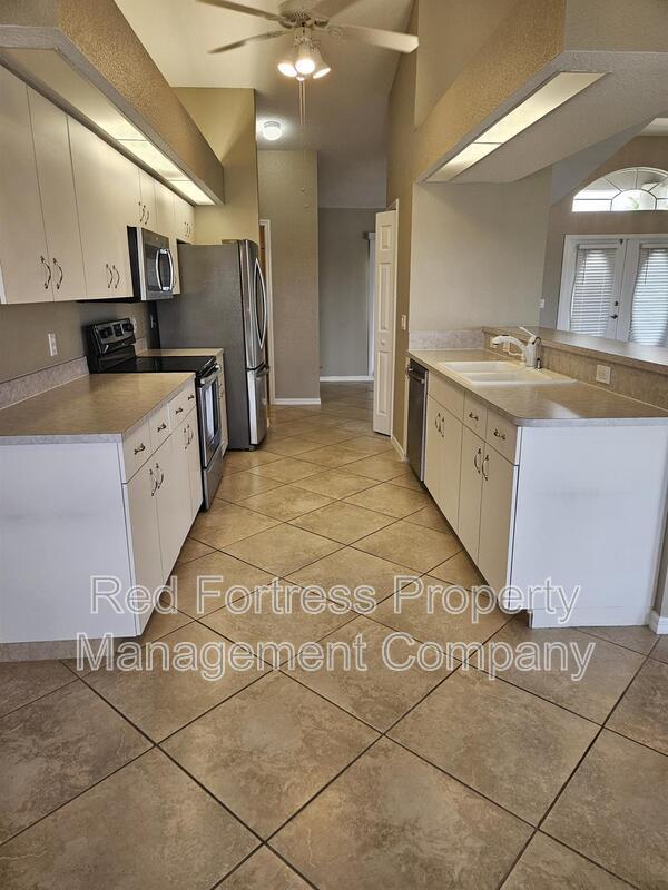 Building Photo - 2613 SW 15th Ave