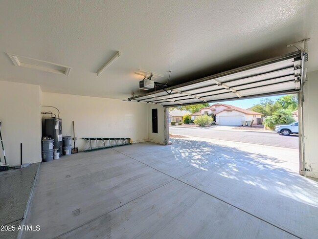 Building Photo - 5232 W Tonto Rd