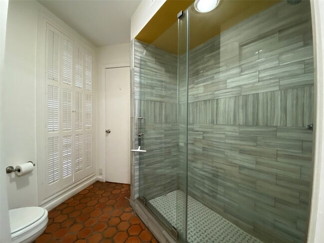 Building Photo - 5003 Yoakum Blvd