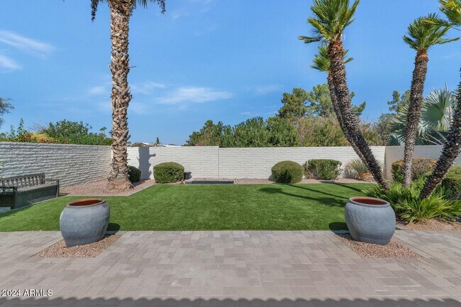 Building Photo - 7328 E Krall St