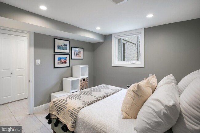 Building Photo - 4023 New Hampshire Ave NW