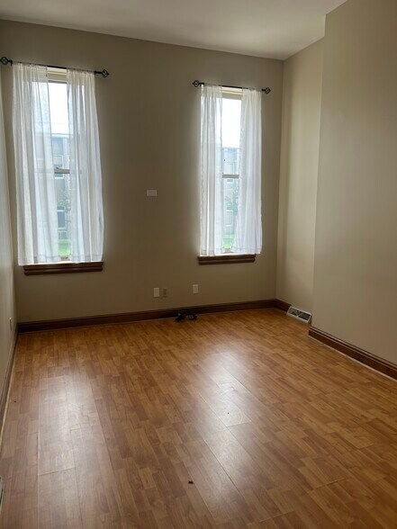 Building Photo - 1322 Juniata St