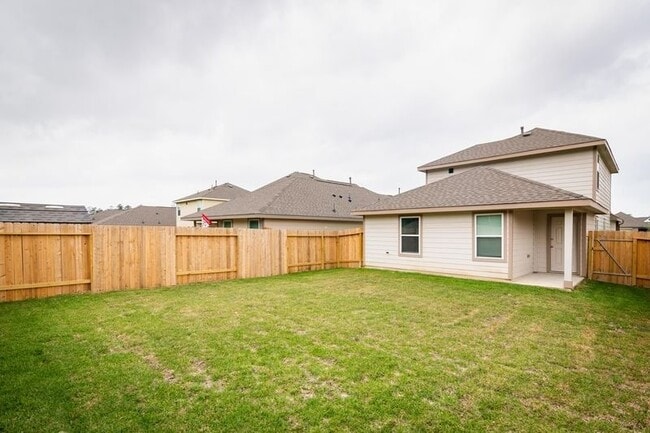 Building Photo - 17434 Linthorne St