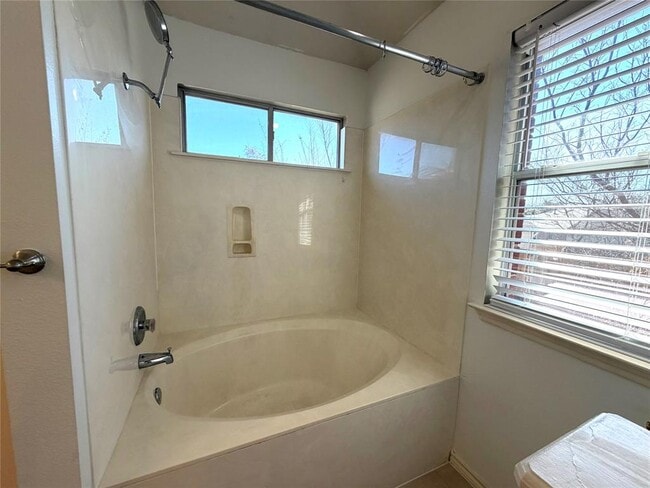 Building Photo - 917 Elderberry Tea Cove