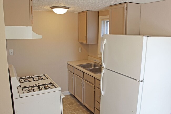 Building Photo - 1-Bedroom, 1-Bath House for Rent