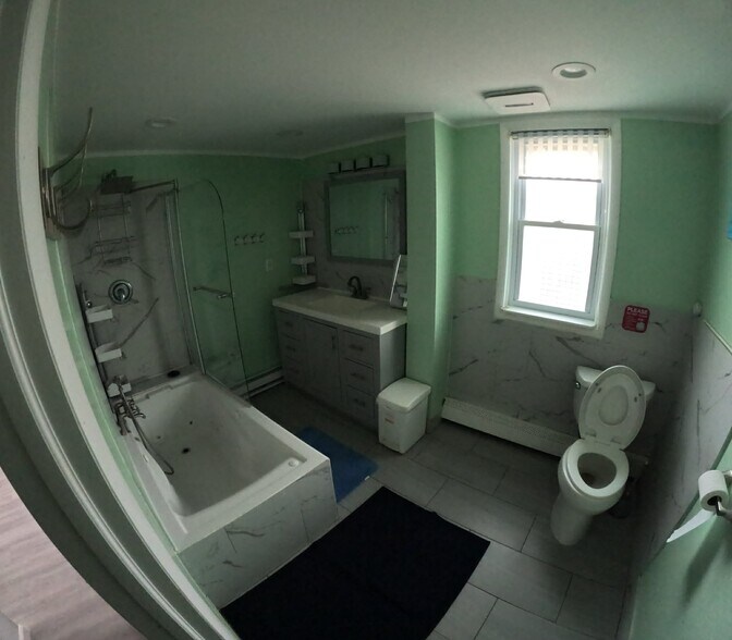 Building Photo - 723 Sharon Ave