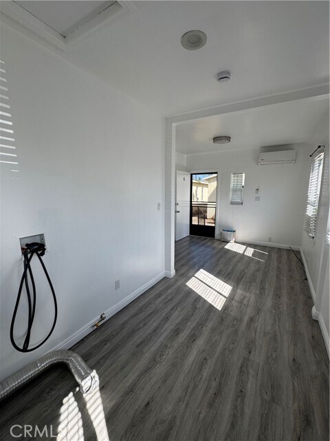 Building Photo - 608 Electric Ave