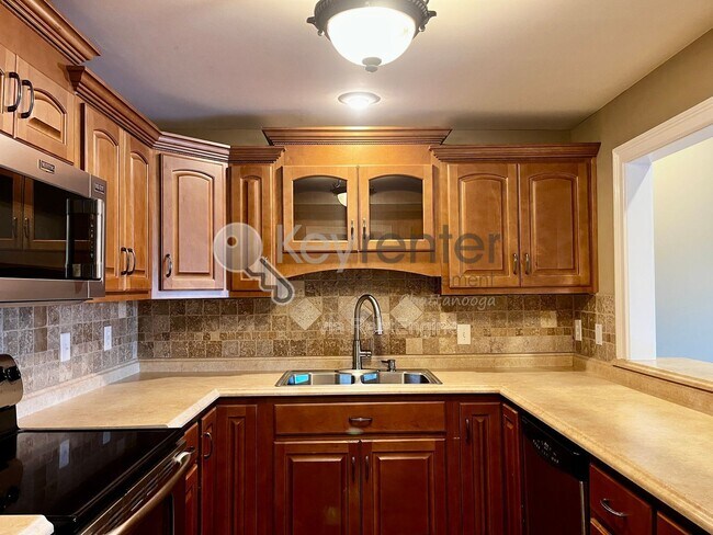 Building Photo - 3166 Waterfront Dr