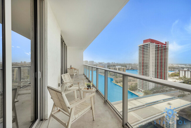 Building Photo - 4010 S Ocean Dr
