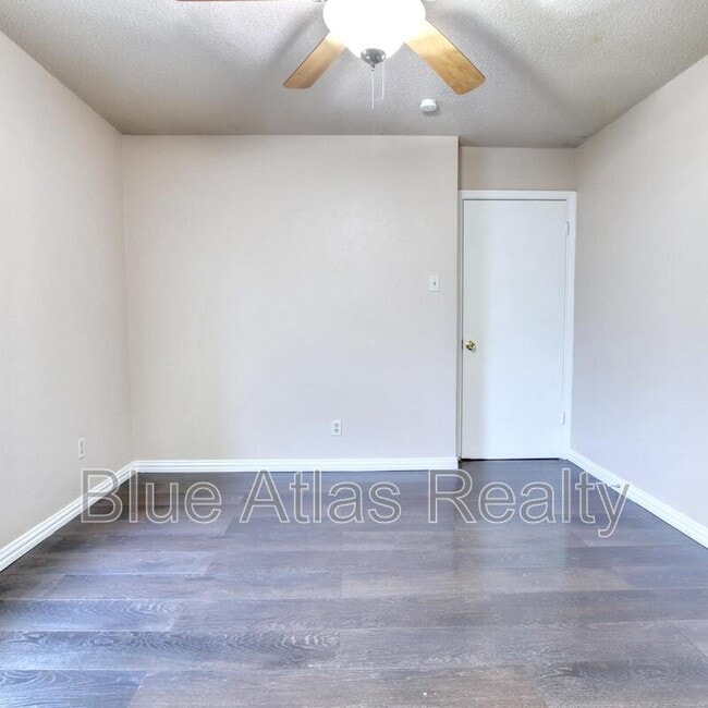 Building Photo - 9914 Brockbank Dr