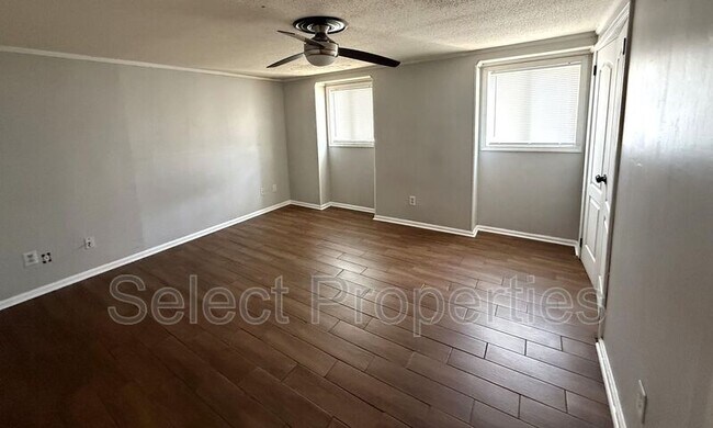 Building Photo - 2213 Spence Cir