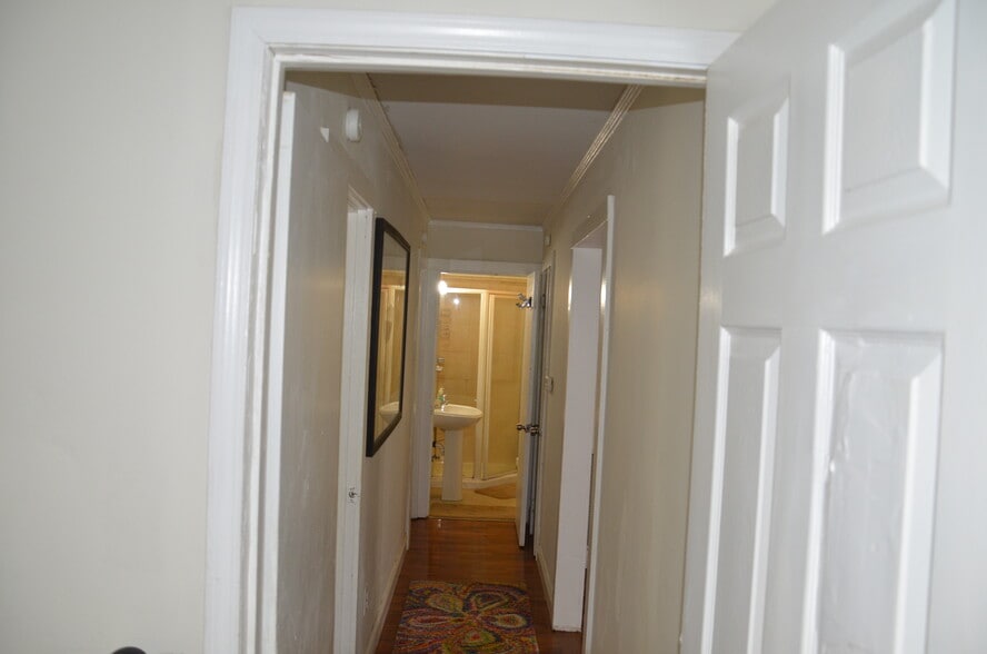 Hall from Owners suit - 115 Phipps St