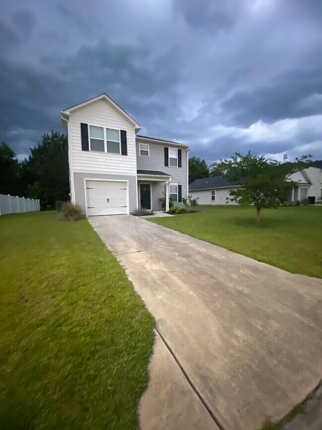 Building Photo - 800 Trap Shooter Cir