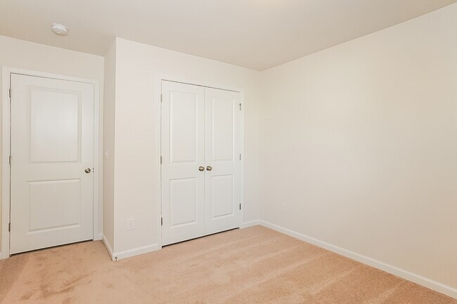 Building Photo - 846 Delta Ln