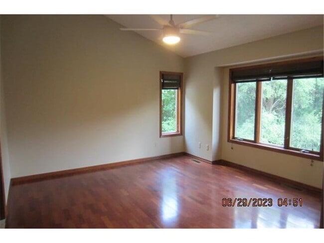 Building Photo - 8344 Parrish Ave NE