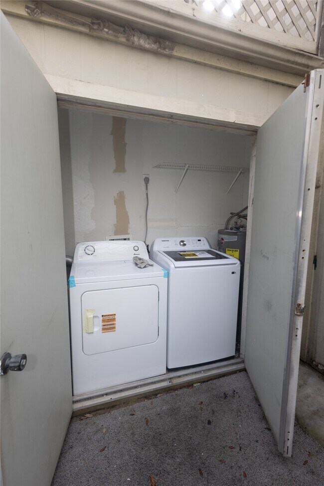 Building Photo - 8100 Cambridge St