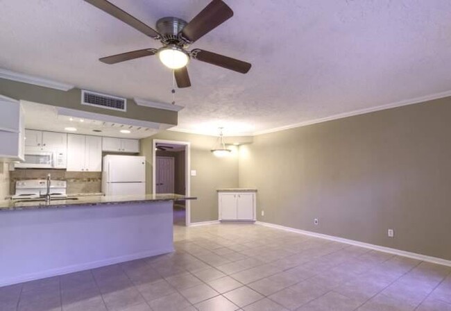 Building Photo - 1 bedroom in Houston TX 77056