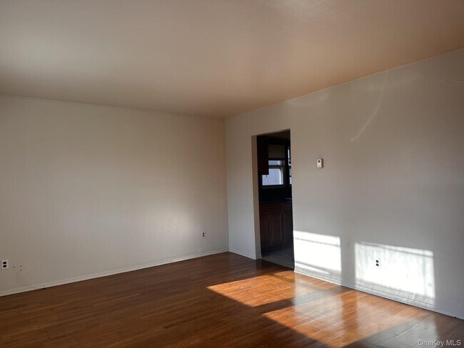 Building Photo - 45 Benedict Ave