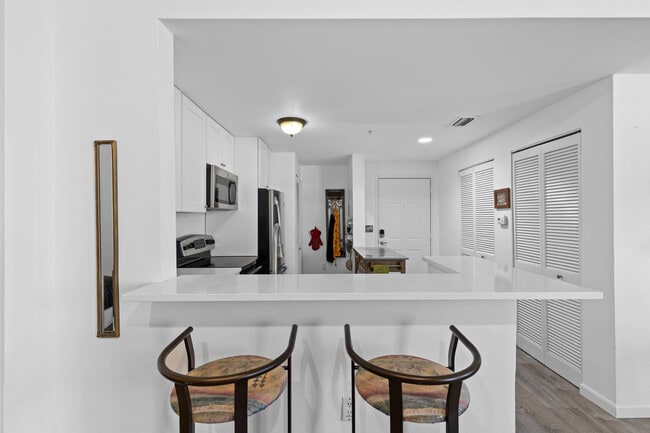 Building Photo - 255 Evernia St