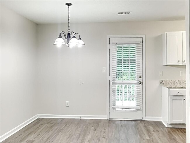 Building Photo - 244 Hale Haven Dr