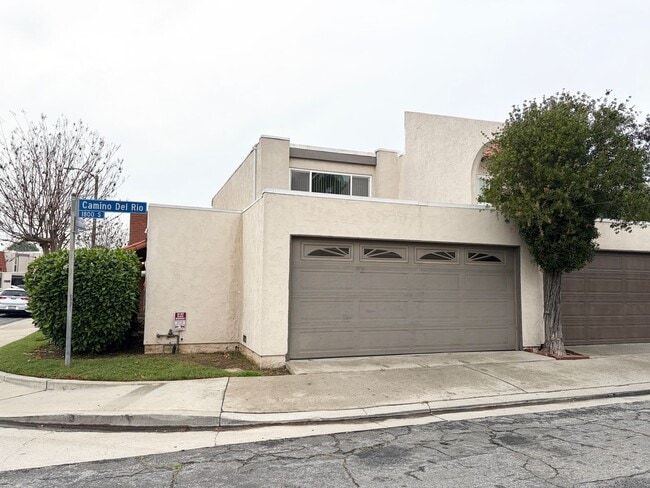 Building Photo - Welcome Home to a Desirable Whittier Community - Spacious 3-Bed, 2-Bath Townhome