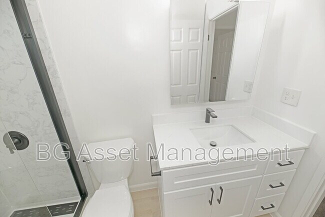 Building Photo - 547 Rodeo Ave