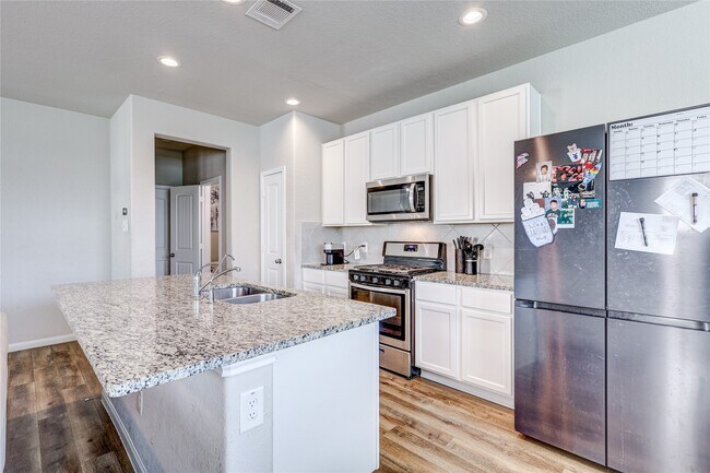 Building Photo - 22103 Regal Heights Dr