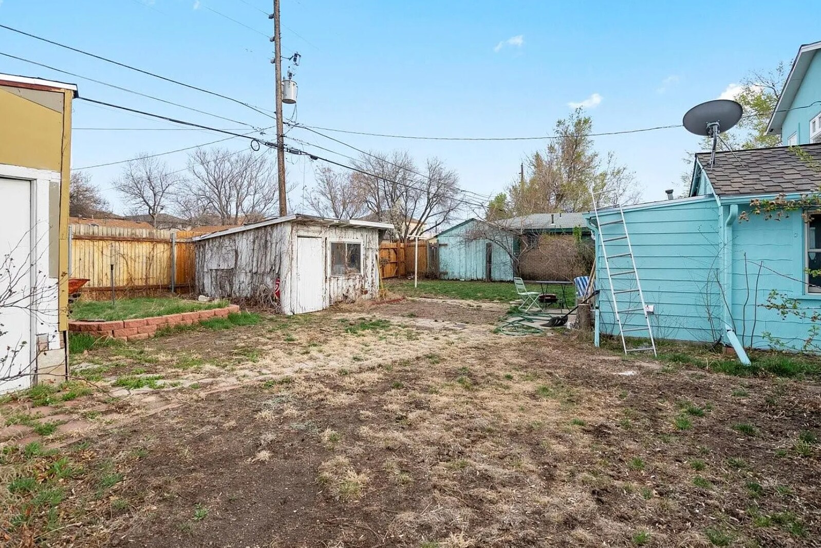 Building Photo - 946 S Leyden St