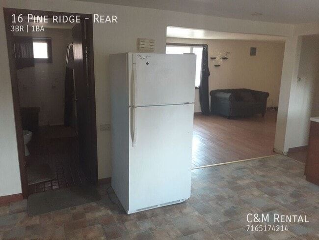 Building Photo - 16 Pine Ridge Rd