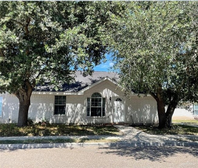 Primary Photo - 9 La Mancha Dr