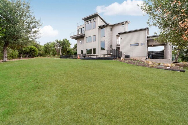 Building Photo - 10800 Superview Dr