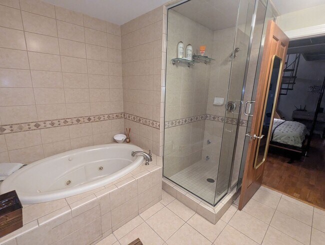 Building Photo - FANTASTIC LUXURY CONDO IN BALLPARK NEXT TO COORS FIELD!  FULLY-FURNISHED!