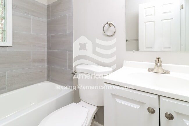 Building Photo - 8486 Heyden St
