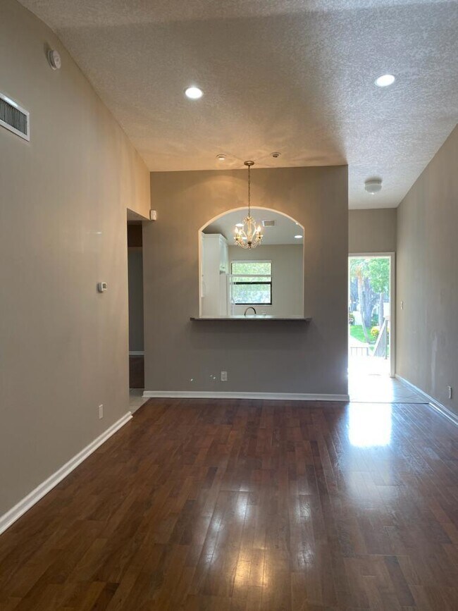 Building Photo - 3139 Millwood Terrace