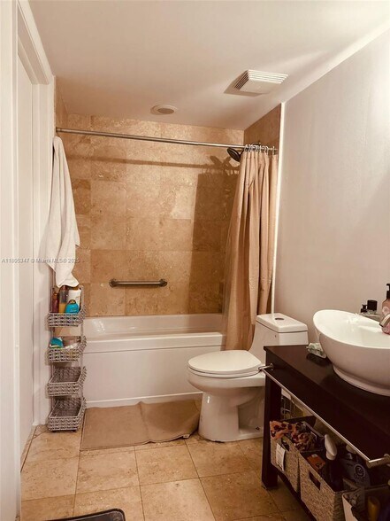 Building Photo - 350 S Miami Ave