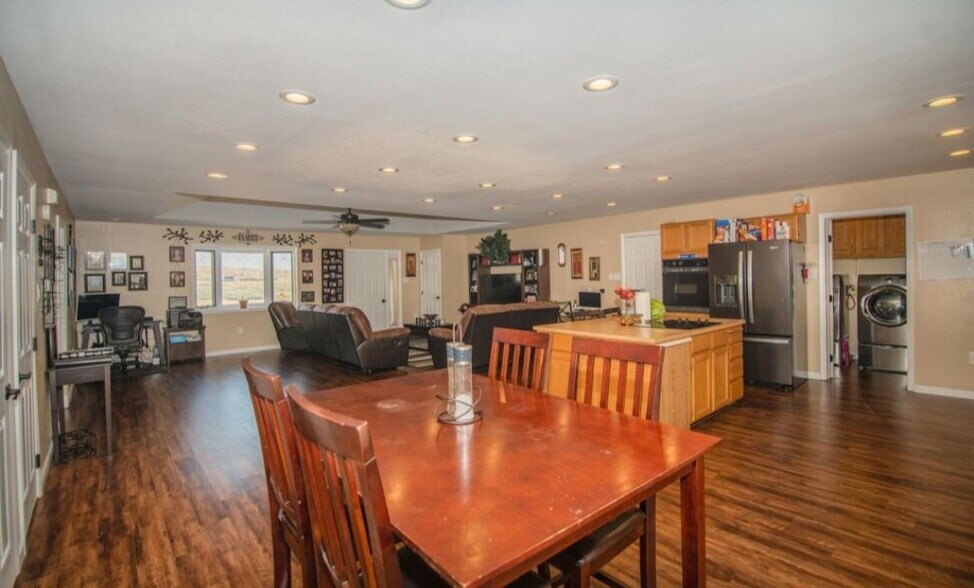 Building Photo - 2888 Pine Ridge Dr