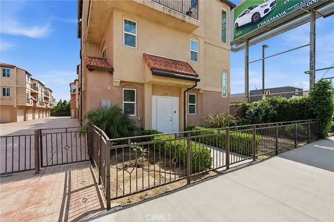 Building Photo - 15340 Lassen St