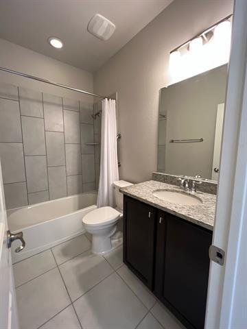 Building Photo - 5701 Sunflower Dr